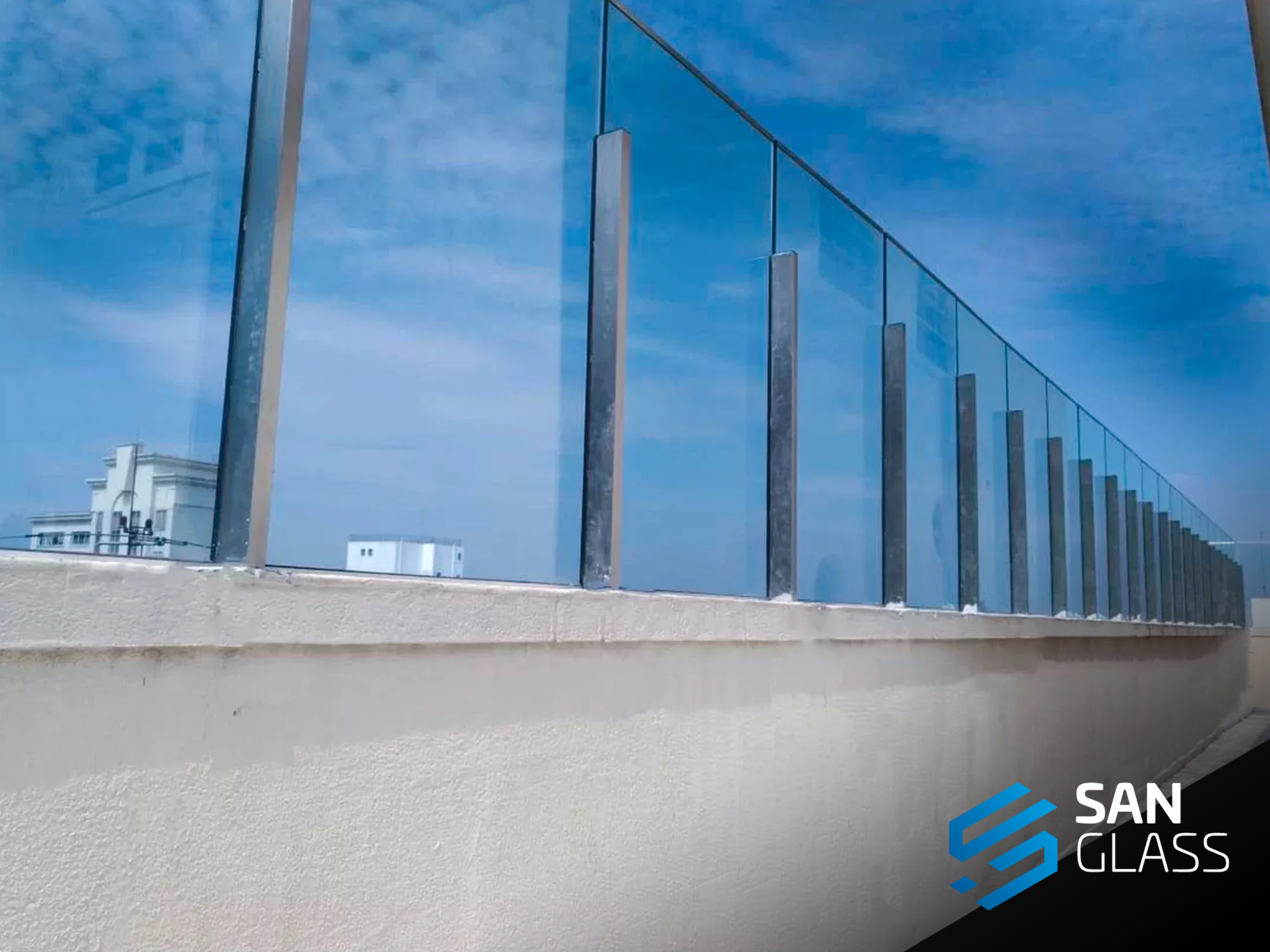 muro de vidro com segurança reforçada