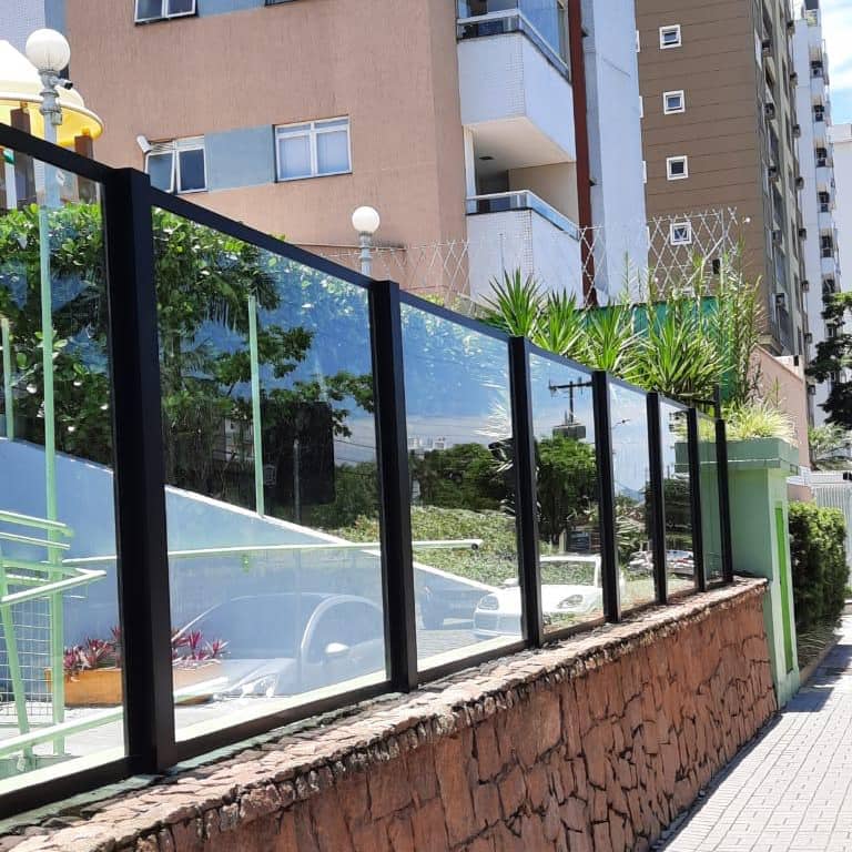 muro de vidro com privacidade