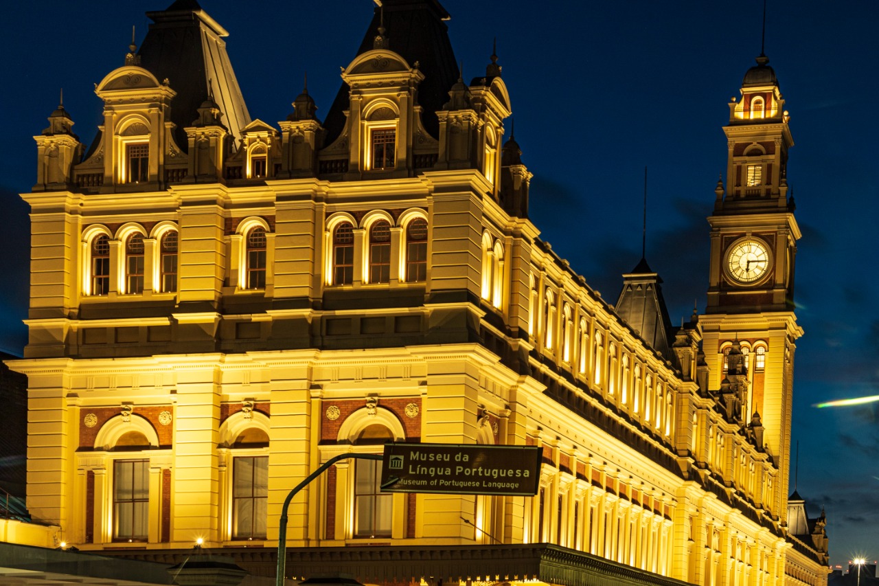 Como Chegar ao Museu da Língua Portuguesa: Opções de Transporte