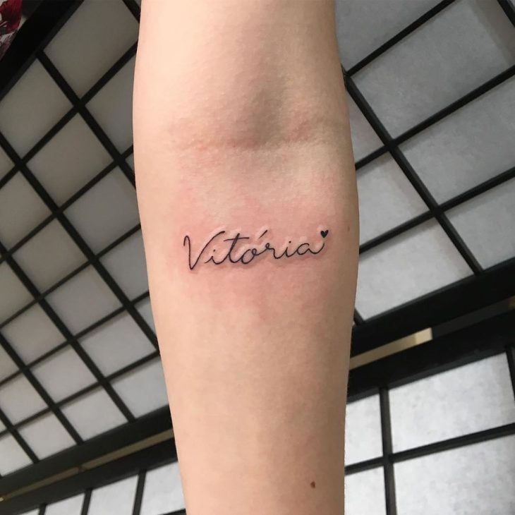 tatuagem nome fine line
