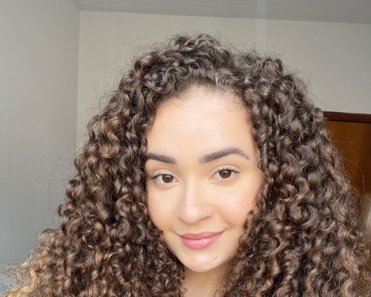 Como Combater o Frizz e as Pontas Duplas com Nutrição Caseira