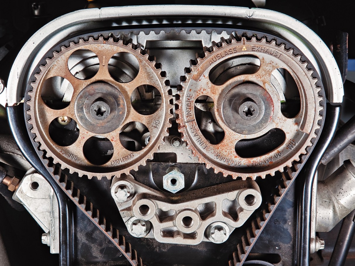 o que acontece se a correia dentada quebrar