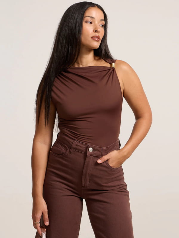 marrom e preto moda
