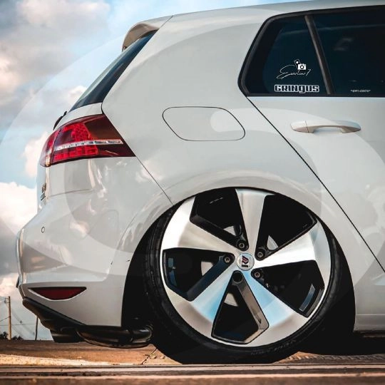 o que é a suspensão fixa