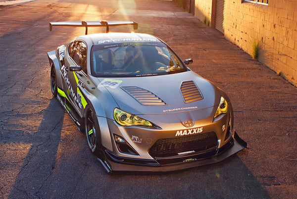 Fibra de Carbono vs. Poliuretano: Qual o Melhor Material para Seu Body Kit?