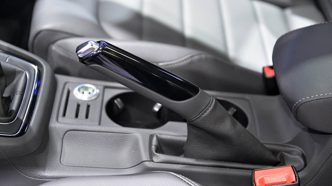 freio de estacionamento eletrônico vs manual