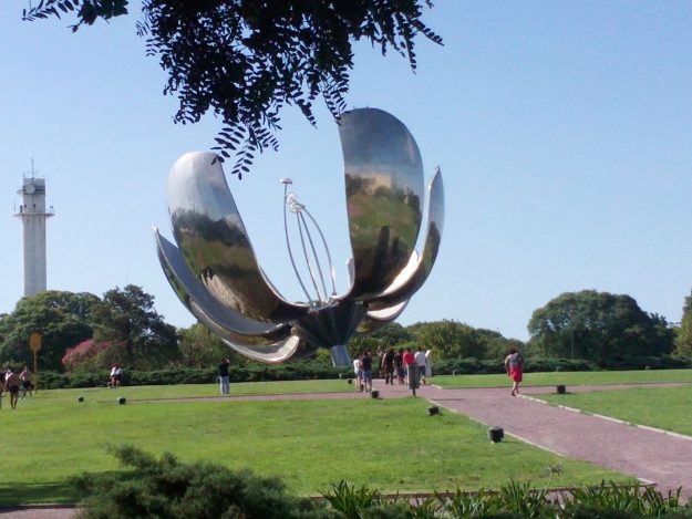 Guia completo do câmbio em Buenos Aires: paralelo vs. oficial