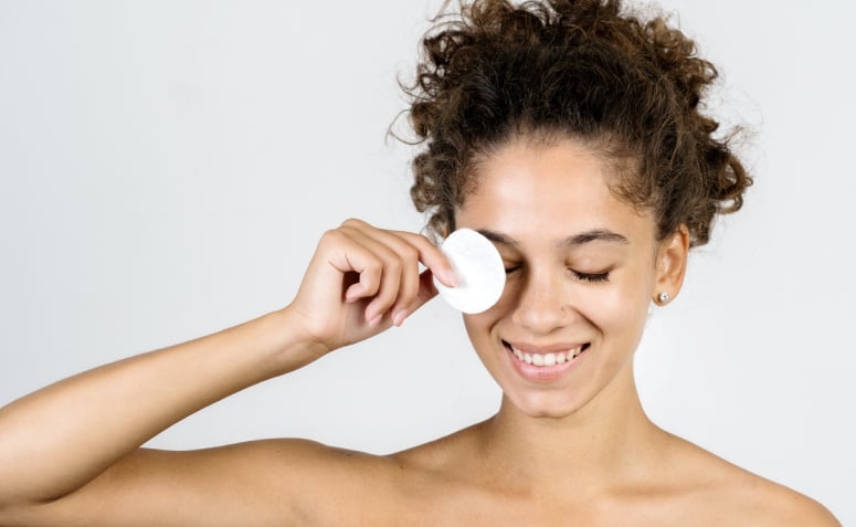 dicas para reduzir bolsas nos olhos
