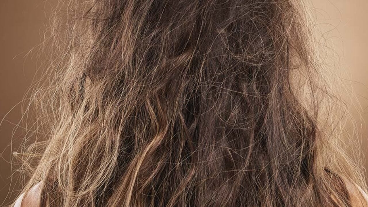 frizz cabelo ressecado