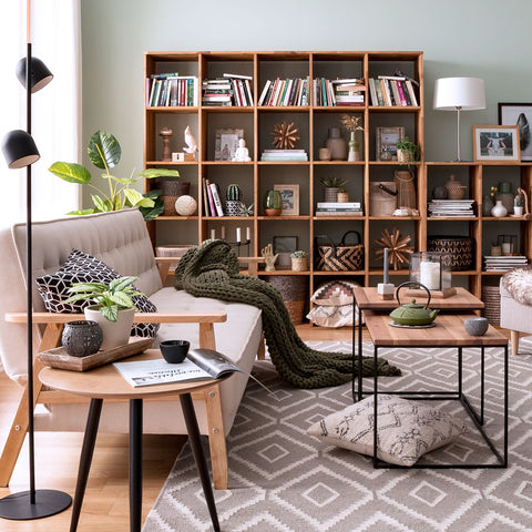 Estilo minimalista vs. maximalista: qual o melhor para sua estante?