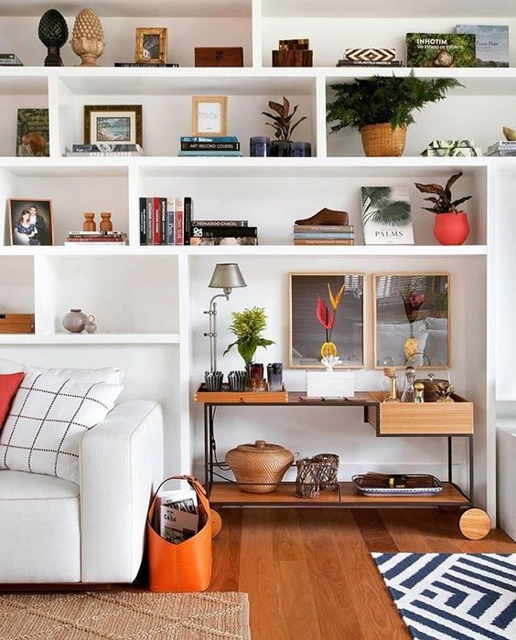 Guia completo de objetos de arte para decorar estantes