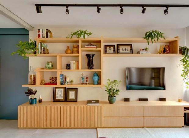 A importância do equilíbrio visual na decoração de estantes