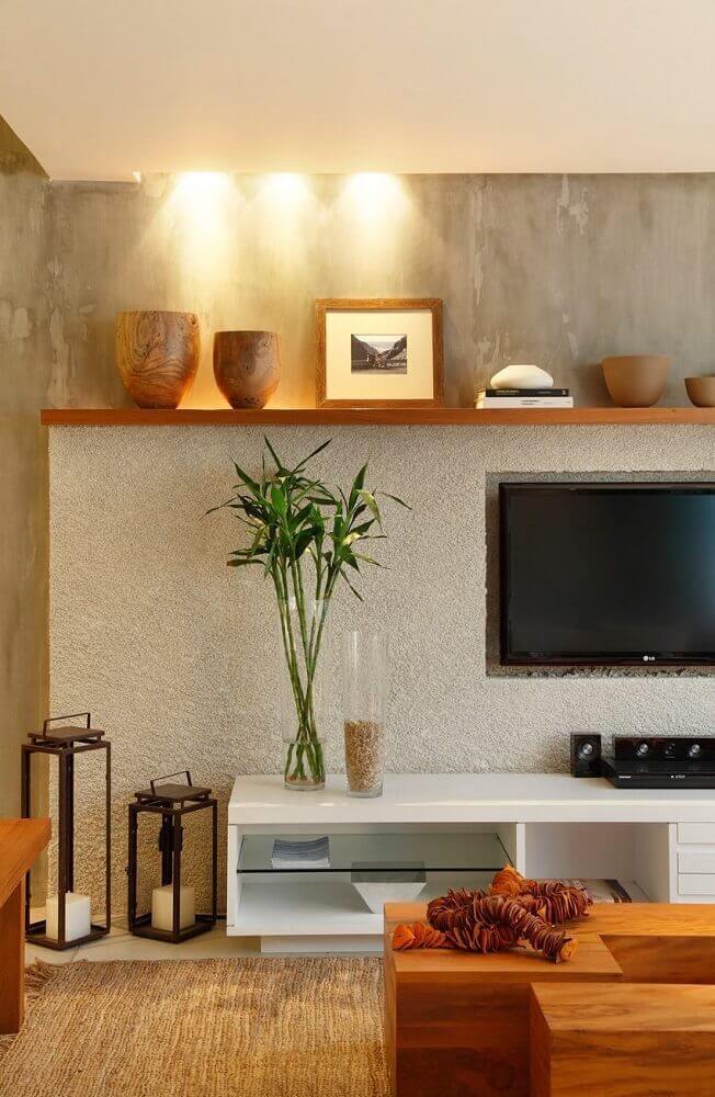 objetos decorativos para painel de tv de madeira