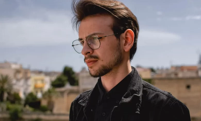 A história por trás dos óculos estilo anos 90