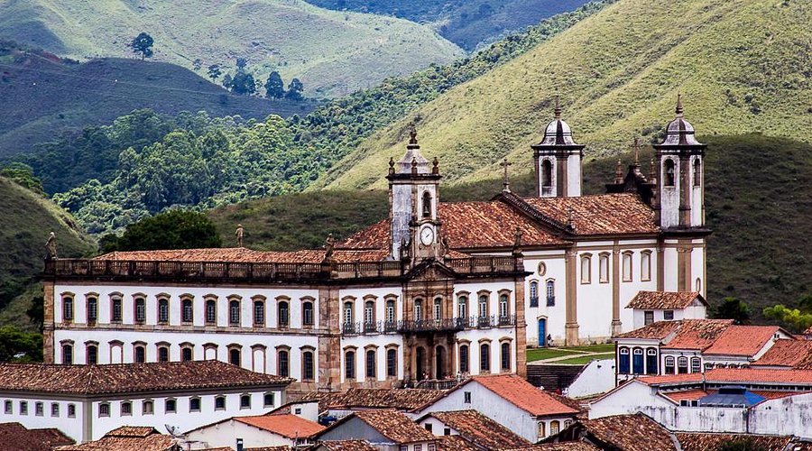 Roteiro Gastronômico em Ouro Preto: Onde Provar a Verdadeira Culinária Mineira