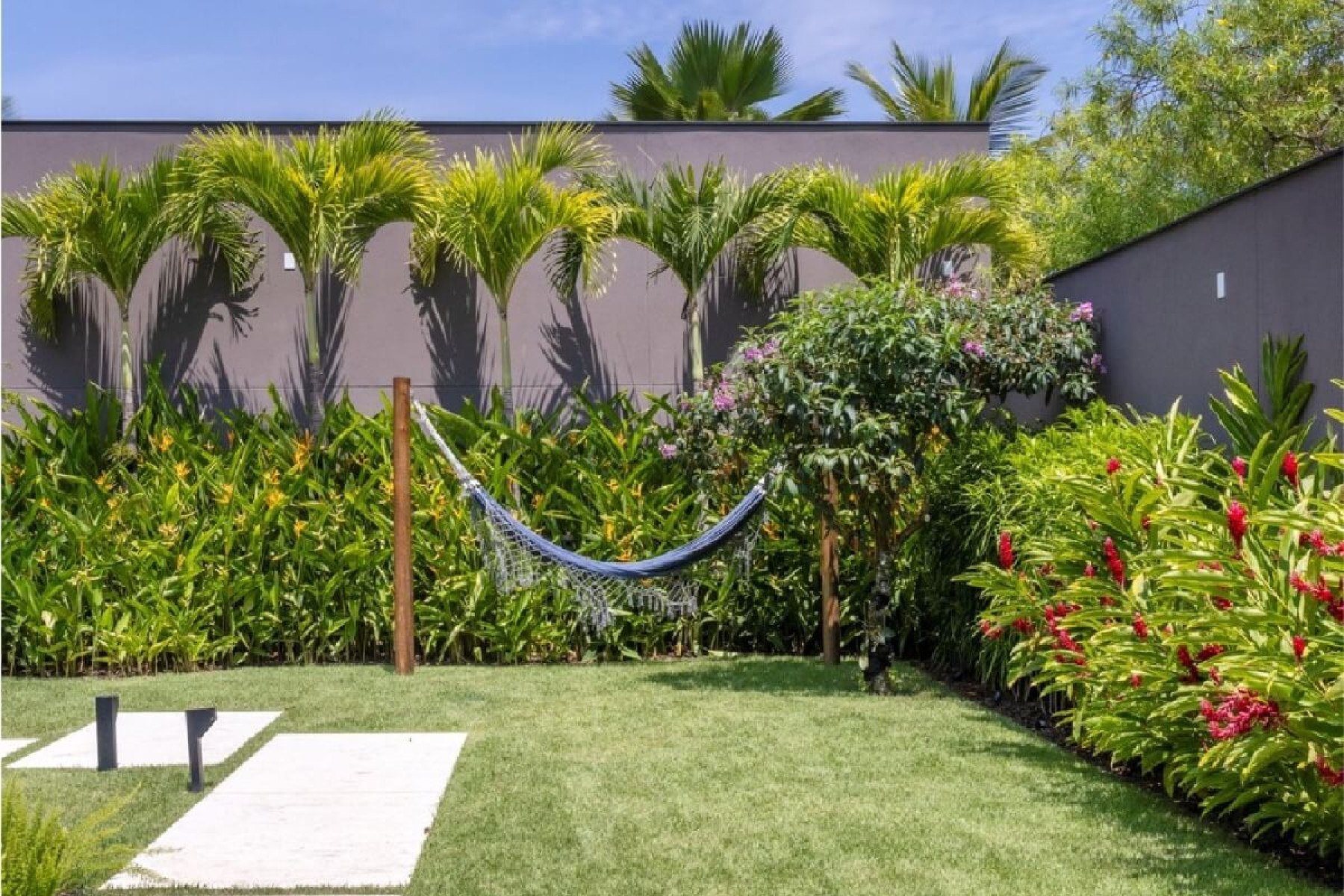 Guia de Custos: Quanto Custa um Projeto e Manutenção de Paisagismo de Entrada?