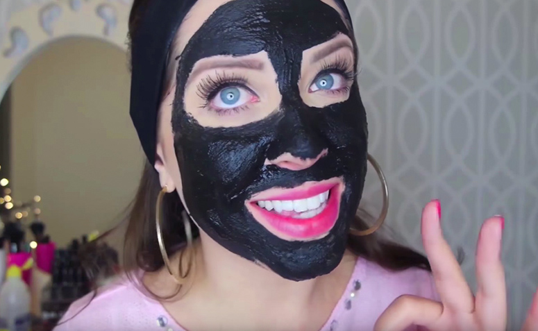 Adeus Oleosidade: Os Poderes da Argila Preta no Controle da Pele