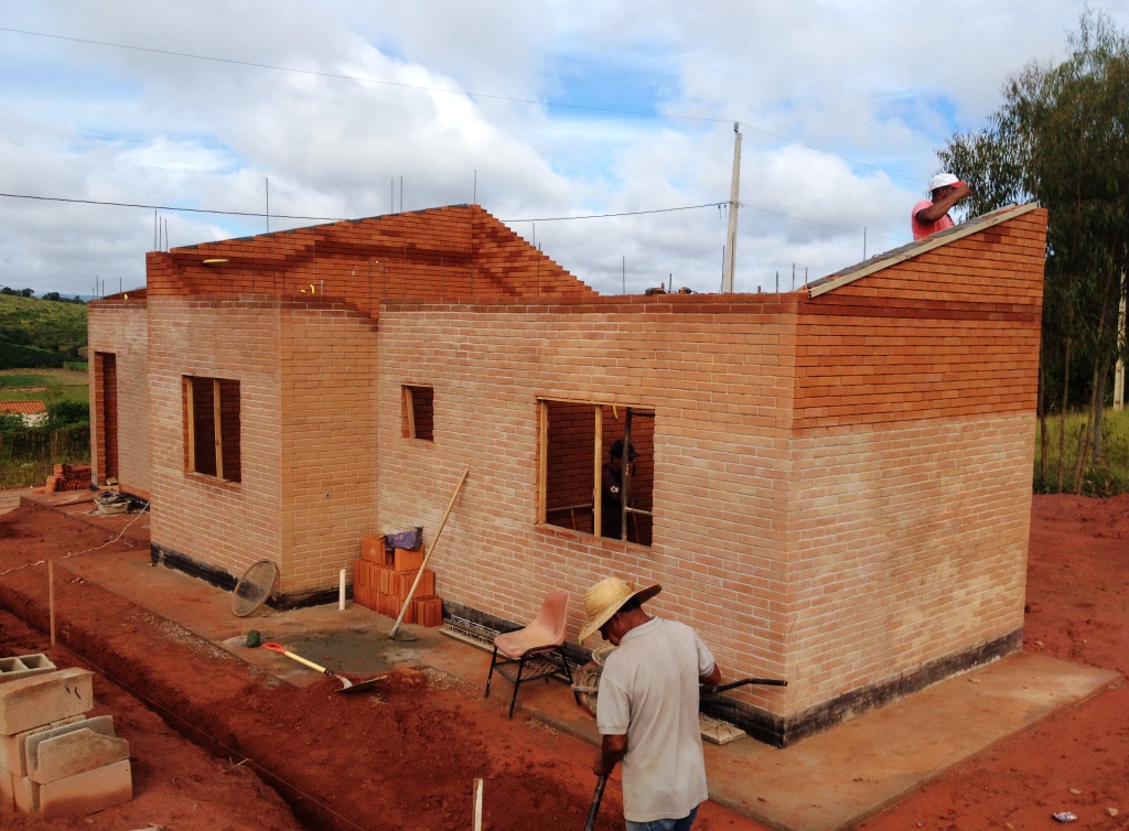 parede de tijolo ecológico problemas