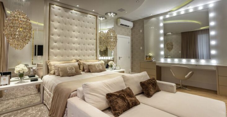 penteadeira ao lado da cama