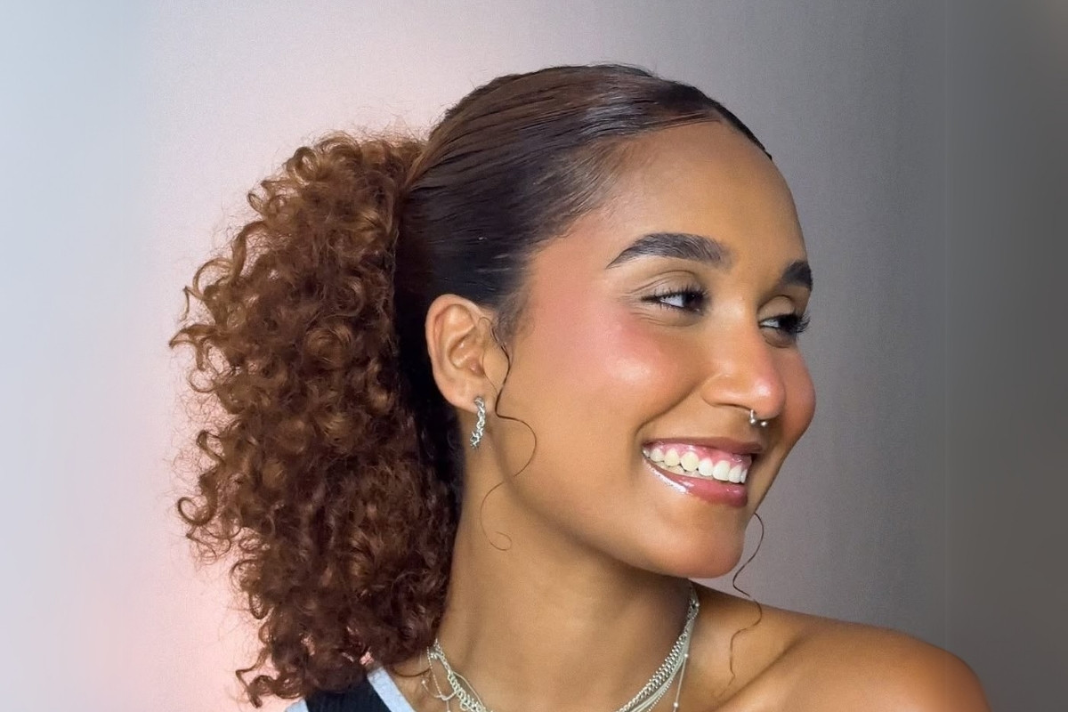 quanto custa um corte de cabelo cacheado curto com penteado