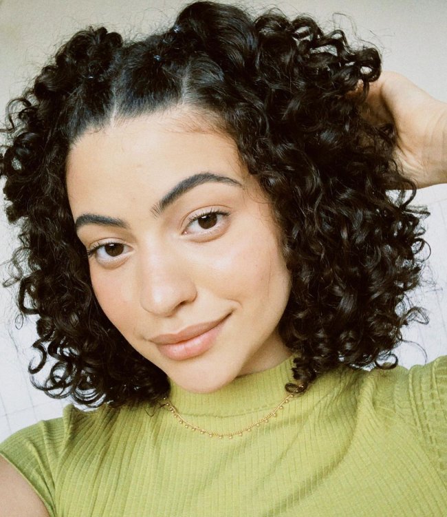 penteados cabelo curto cacheado para festas