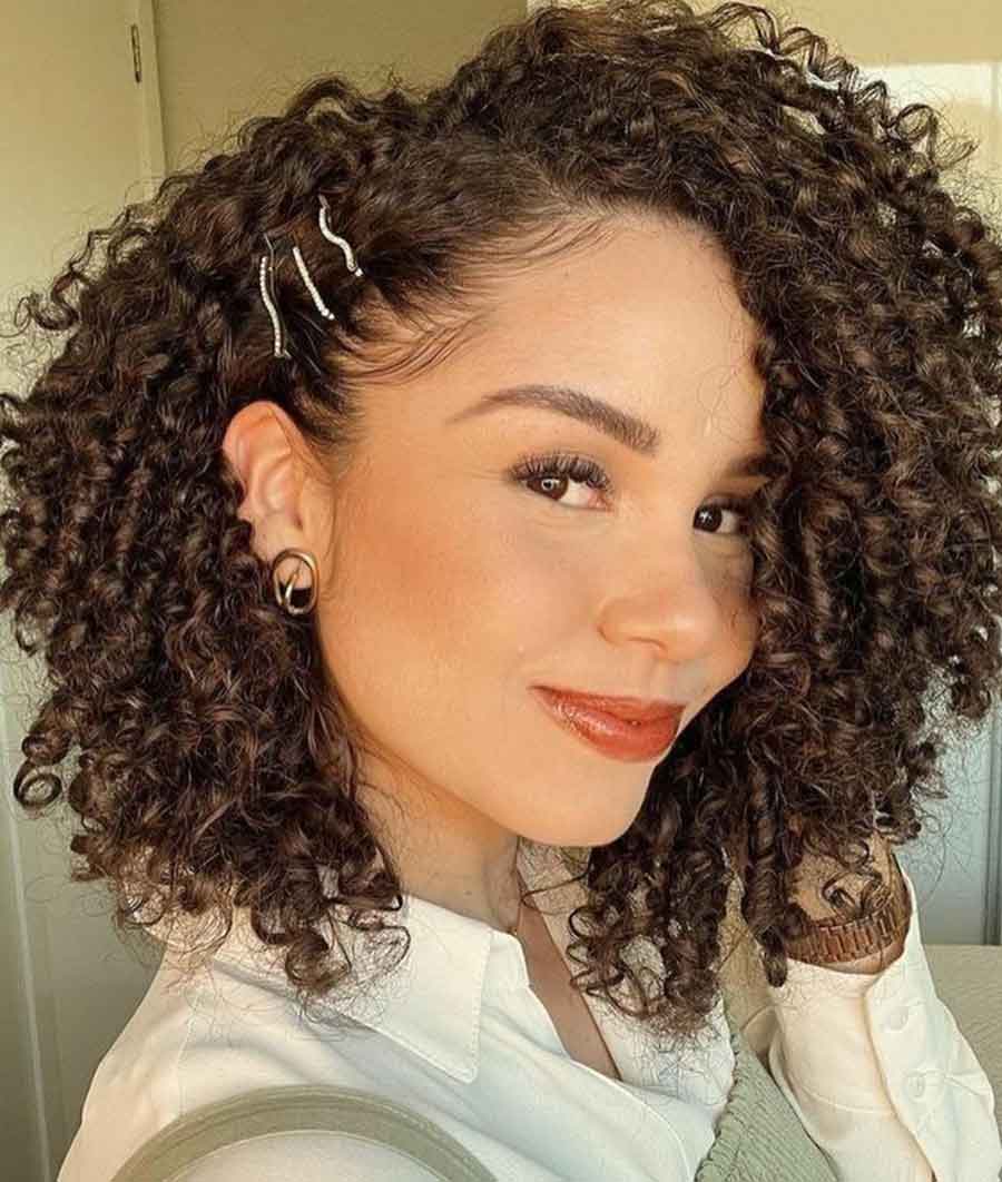 penteados com acessórios cabelo cacheado