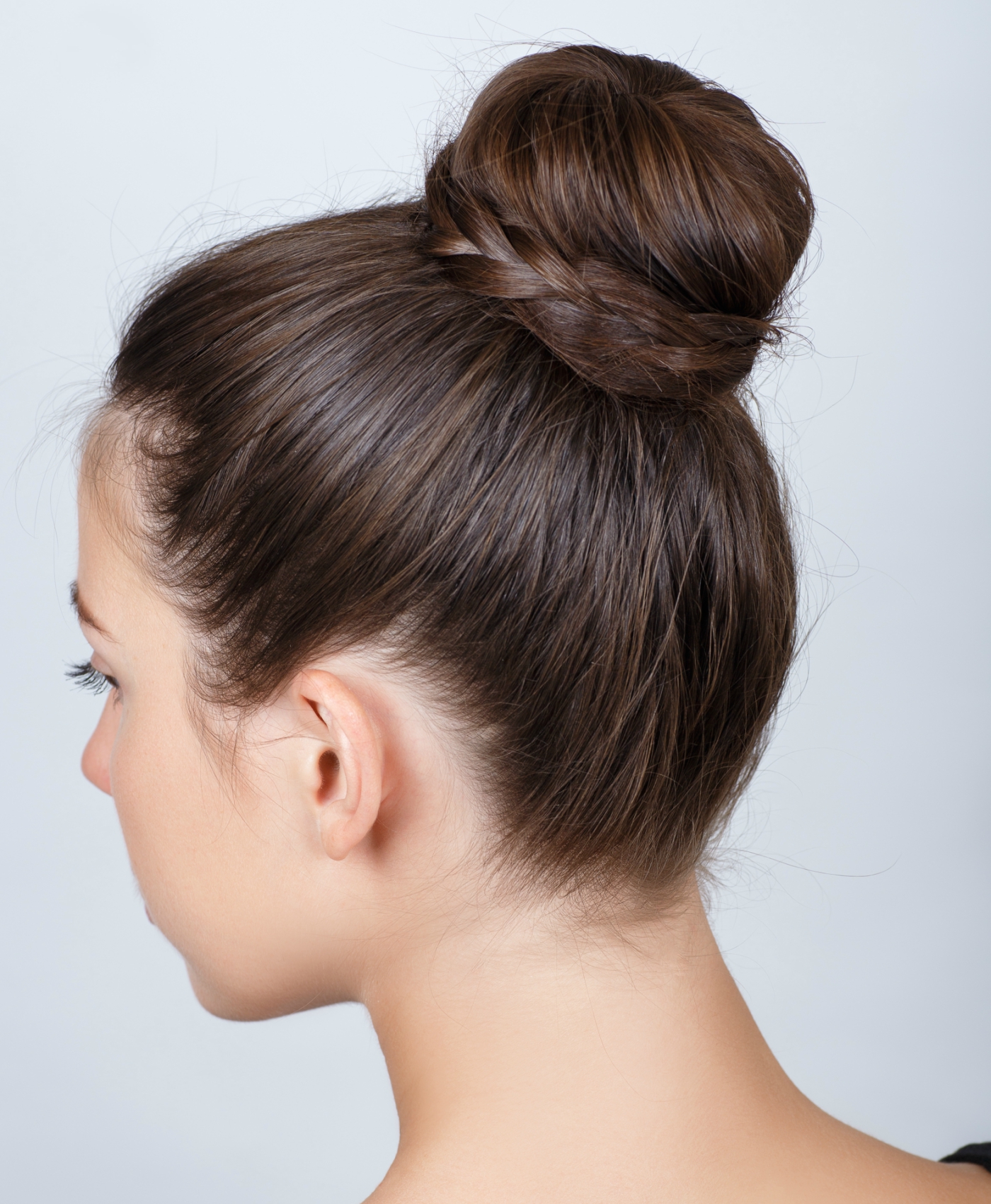 Desvendando o Coque Abacaxi: Guia Completo para Cabelos Cacheados e Crespos