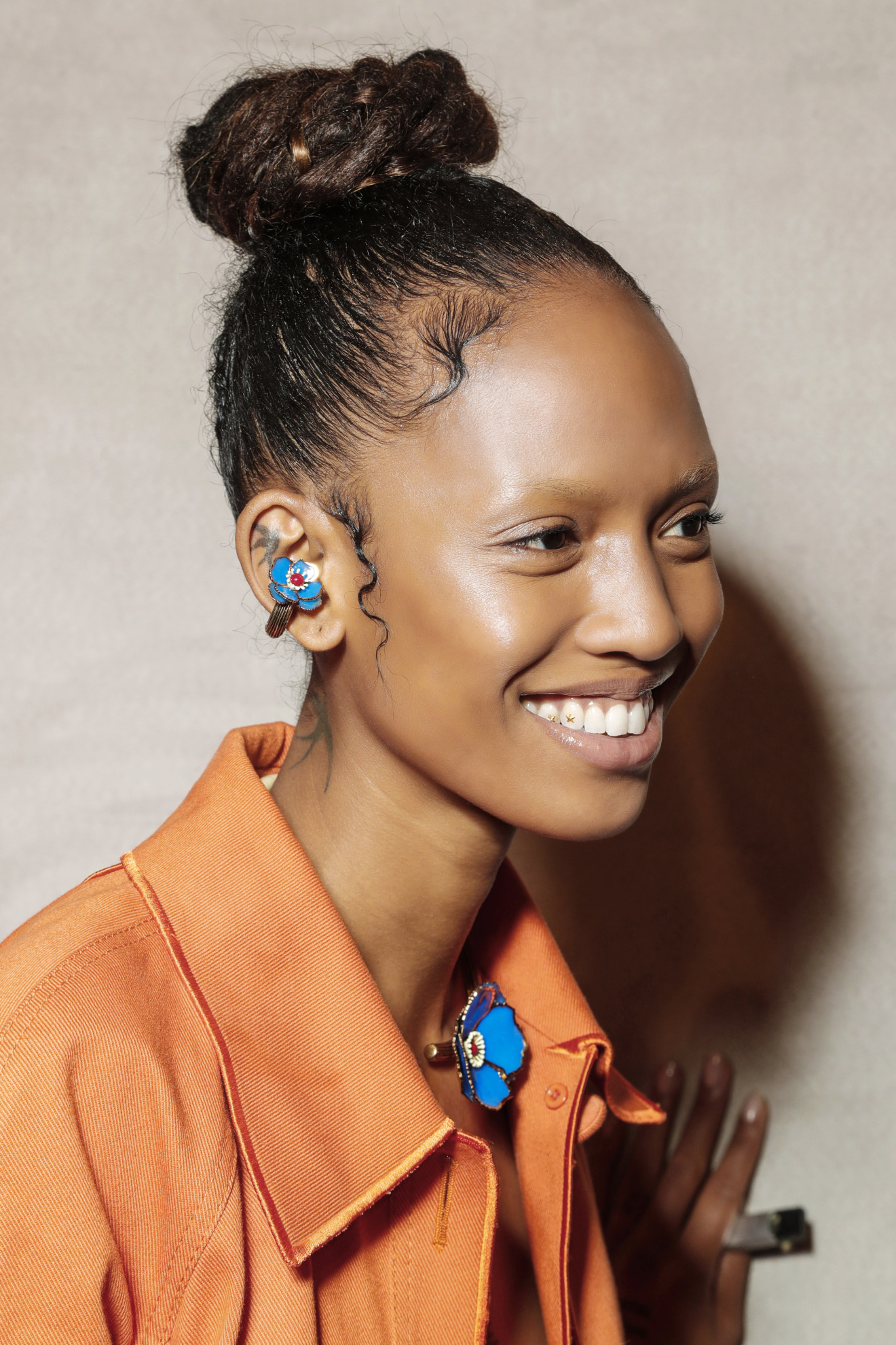 5 Acessórios Indispensáveis para um Coque Perfeito em Qualquer Ocasião