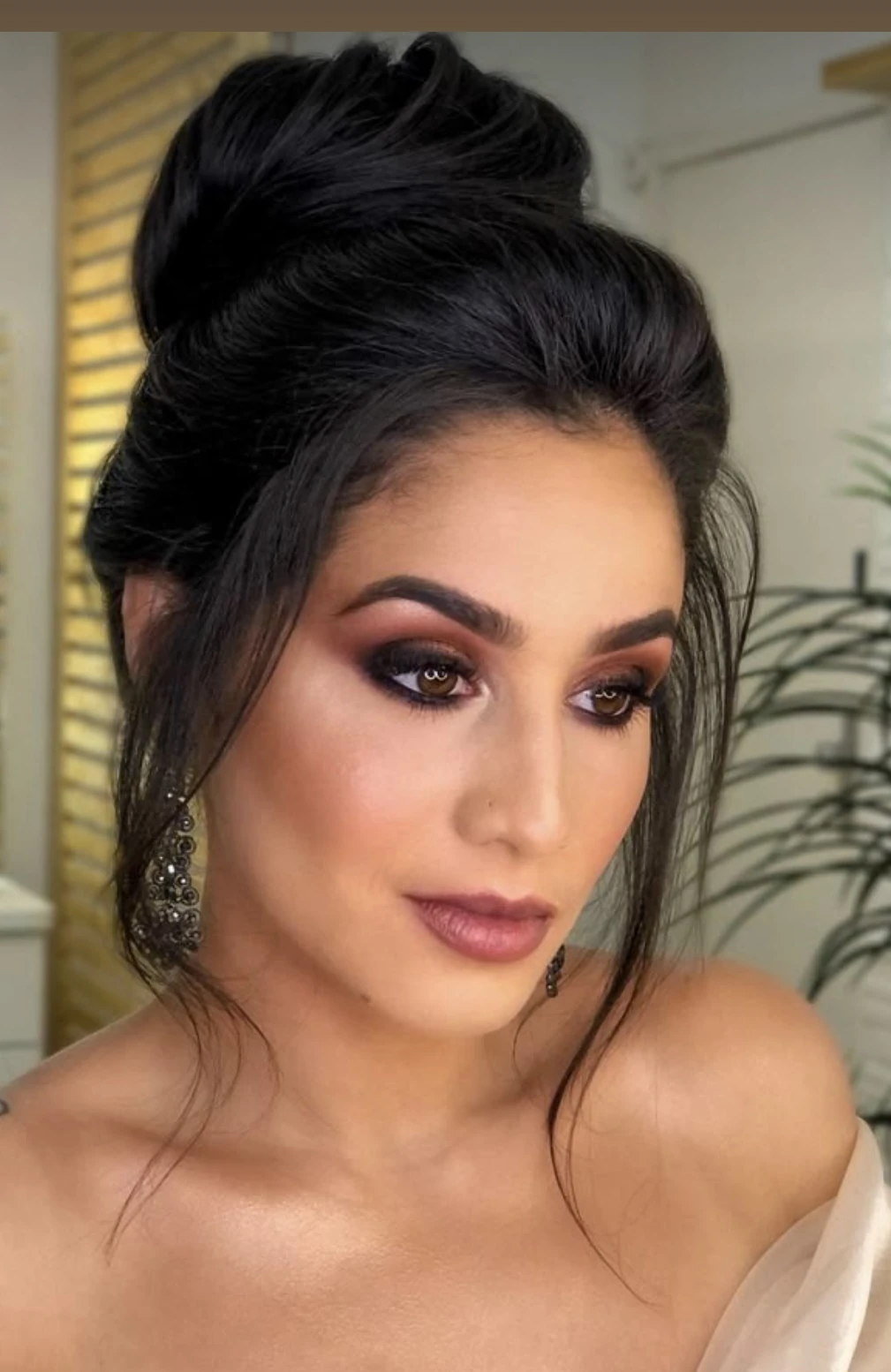 Do Dia a Dia à Gala: A Versatilidade do Coque em Diferentes Eventos