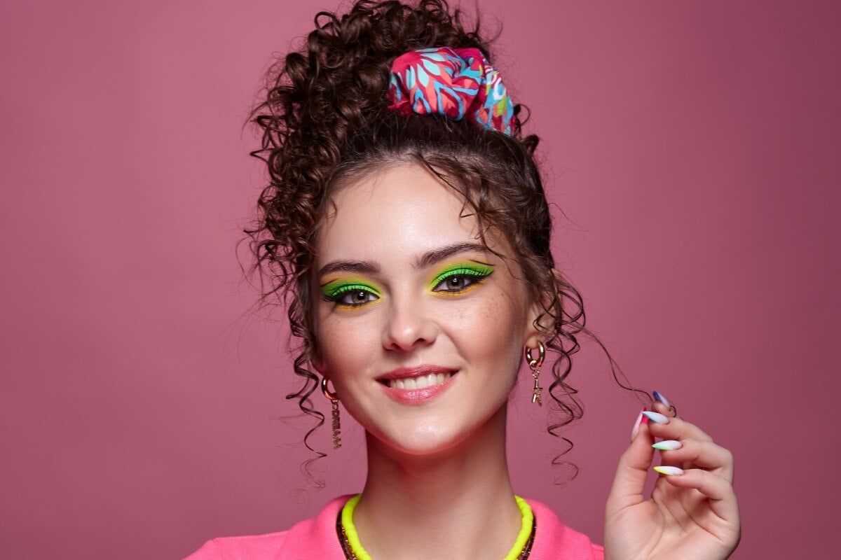 5 ideias de títulos:
1. O Retorno Triunfal dos Penteados Anos 80: Como Adotar o Volume e a Ousadia Hoje
2. Mullet