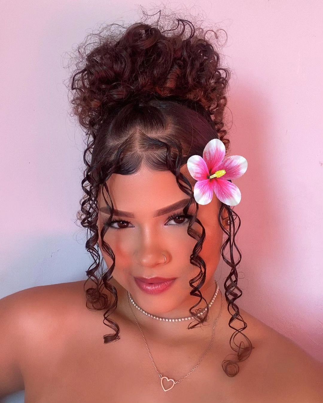 5 ideias de títulos:
1. Penteados Rápidos para Cabelos Cacheados: Soluções para o Dia a Dia
2. Transforme Seus Cachos: 5 Penteados Fáceis e Estilosos
3. Cabelo Cacheado Sem Complicação: Penteados que Valorizam Seu Volume
4. Do Básico ao Moderno: Penteados Incríveis para Cabelos Cacheados
5. Penteados para Cabelos Cacheados: Tutoriais Passo a Passo