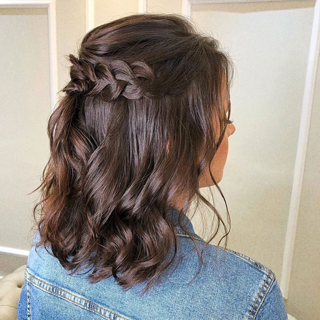 Wet Look: O penteado tendência para cabelos curtos em casamentos 2025