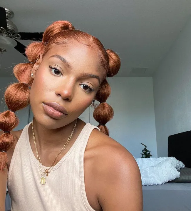 penteado para cabelo cacheado carnaval