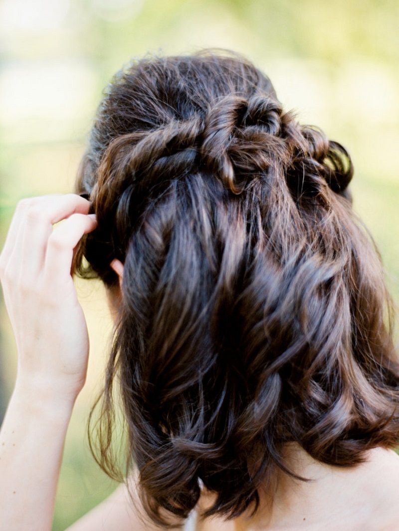 penteado semi preso lateral para madrinha cacheada