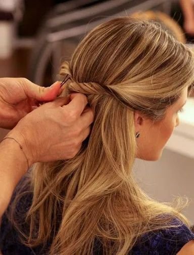 Do Dia à Noite: Penteados Versáteis para Cabelo Liso que Você Precisa Conhecer