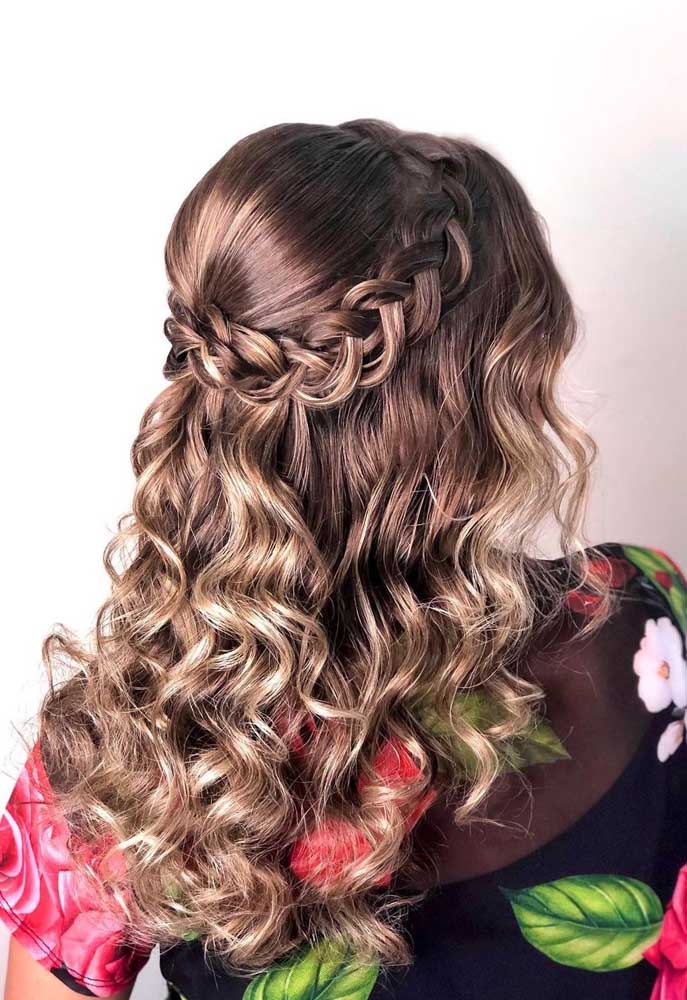 erros comuns ao fazer penteado em cabelo cacheado