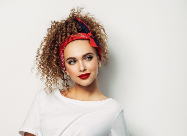 Tranças Semipresas: 5 Estilos Românticos para Você Experimentar