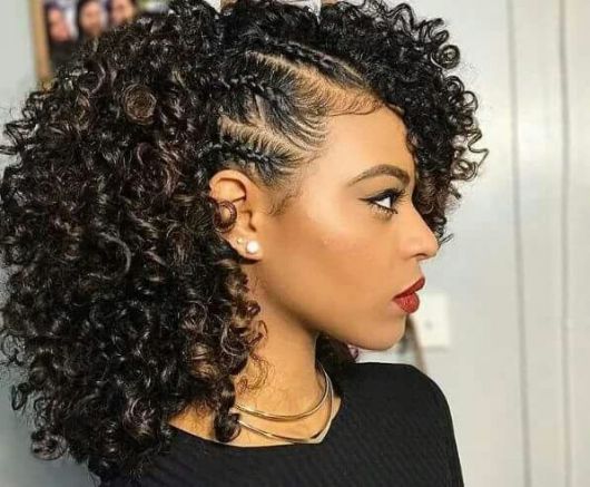 penteados para casamento cabelo cacheado longo