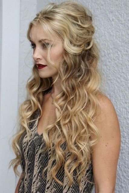 penteados com coque cabelo ondulado