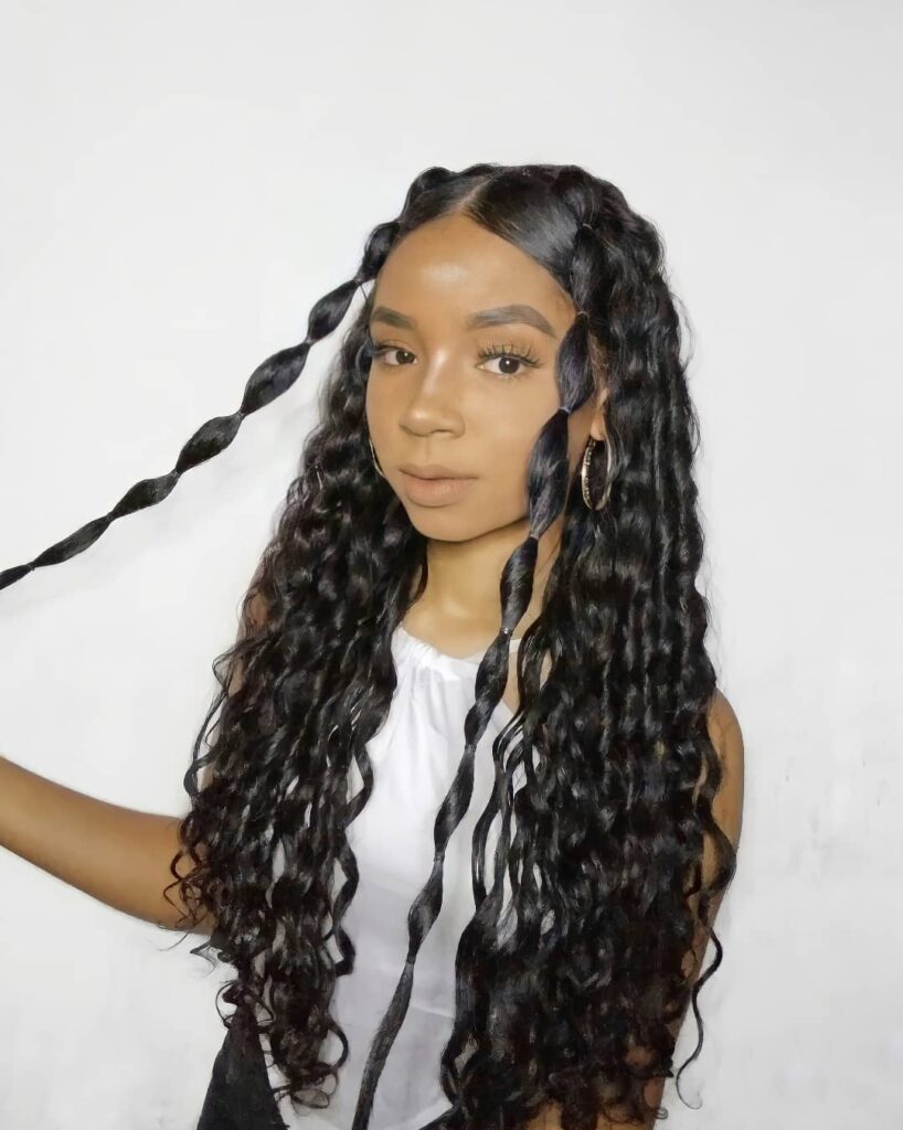 penteados simples para cabelo ondulado médio