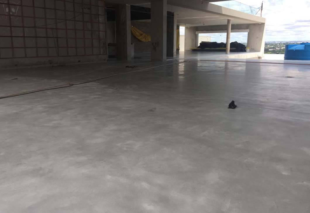 DIY: Faça Você Mesmo seu Piso de Cimento Queimado Líquido