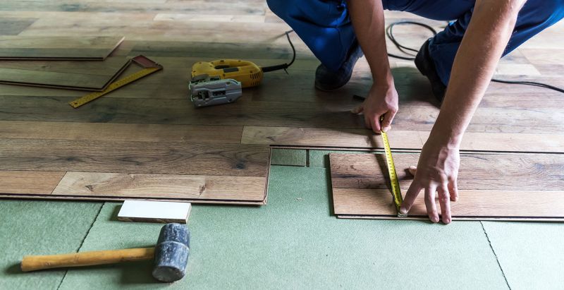 Piso Vinílico sobre Cerâmica: É Possível? Passo a Passo e Dicas