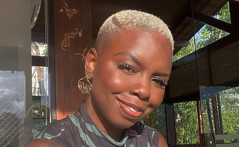 5 ideias de títulos:
1. Guia Completo: Como Platinar o Cabelo em Casa com Segurança
2. Os Maiores Mitos e Verdades Sobre o Cabelo Platinado
3. Cabelo Platinado: Dicas Essenciais de Manutenção e Reconstrução
4. Produtos Indispensáveis para um Platinado Perfeito e Saudável
5. Riscos da Descoloração Platinada: Como Evitar Danos Severos