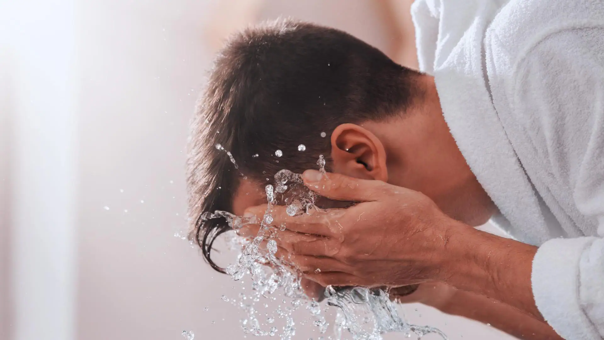 pode passar soro fisiológico no rosto