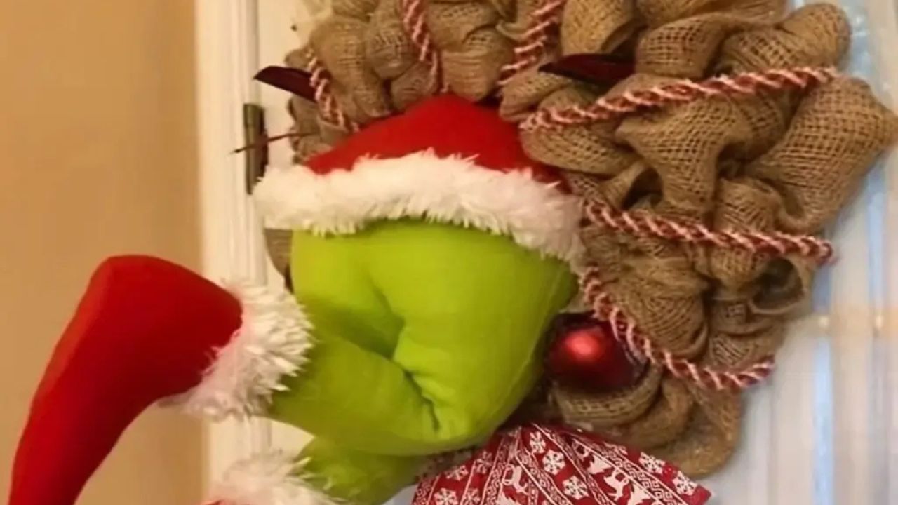 ideias criativas para decorar porta de natal