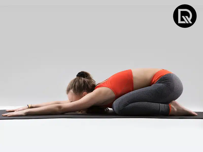 posições para aliviar cólica menstrual