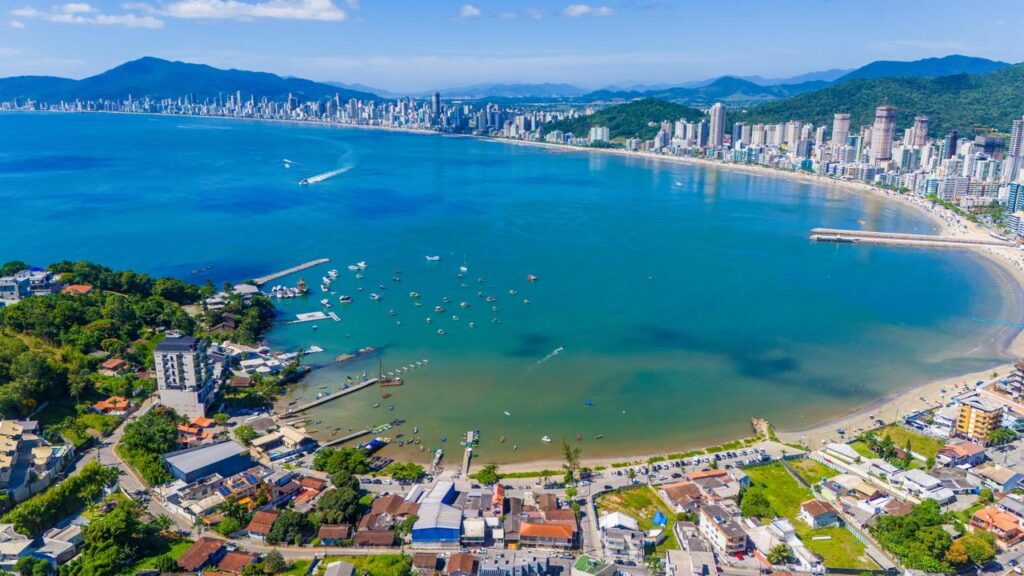 Descubra as praias secretas de Garopaba para surfistas