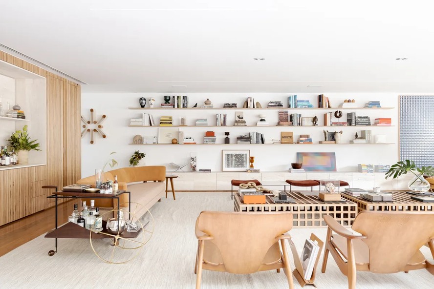 erros comuns ao escolher prateleira para sala