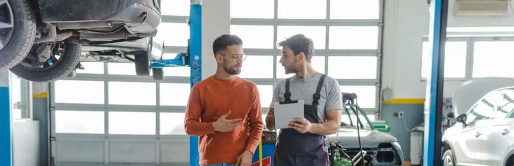 Comparativo: Revisão em Concessionária vs. Oficina Multimarcas