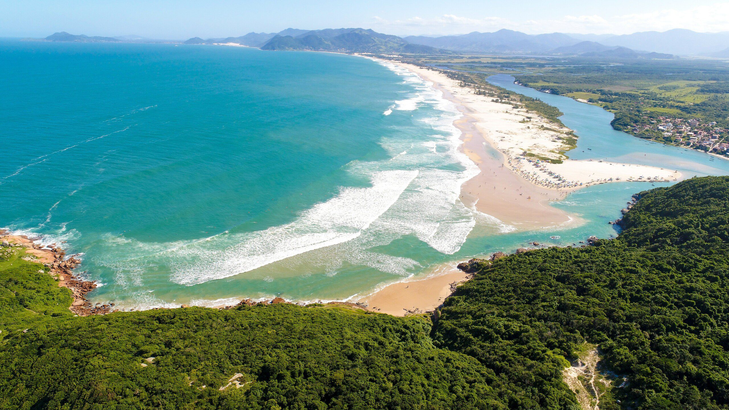 As Melhores Praias de Santa Catarina para Surfistas: Onde Encontrar as Ondas Perfeitas